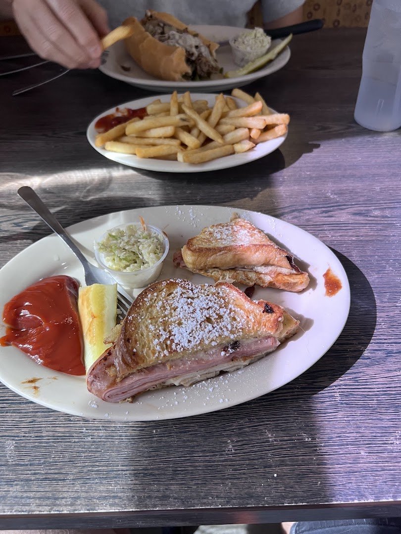 Comfort food served in a family-friendly setting.